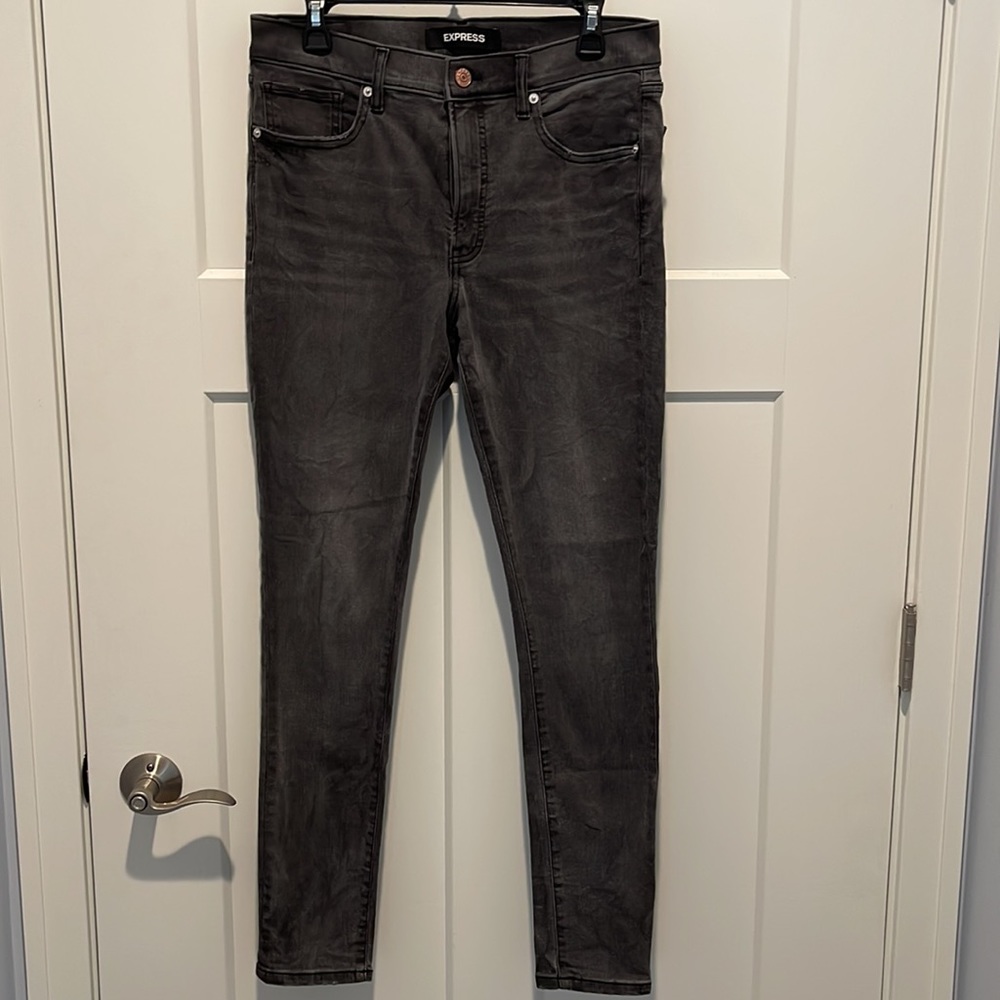 Worn once. Express skinny jeans.